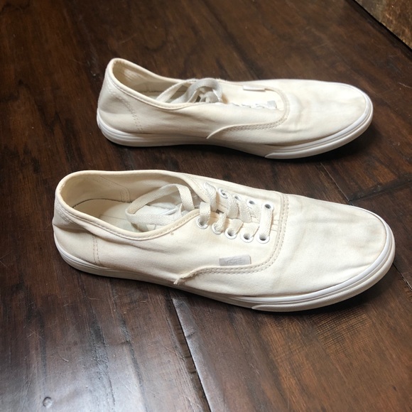 ladies white vans shoes